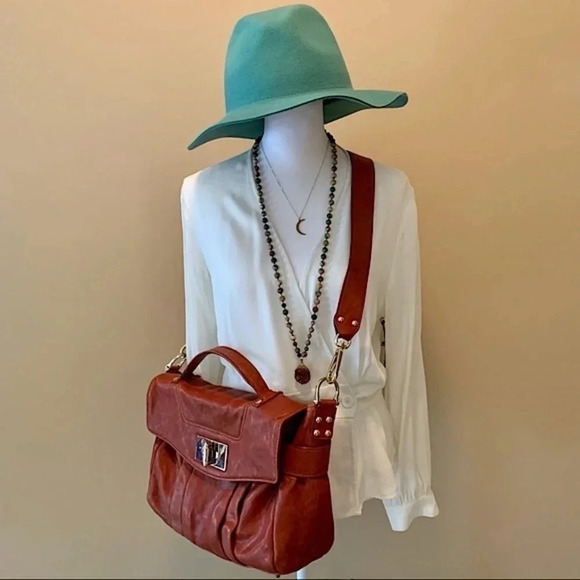 Be & D Maggie Sienna Leather Satchel Crossbody Handbag - Picture 4 of 12